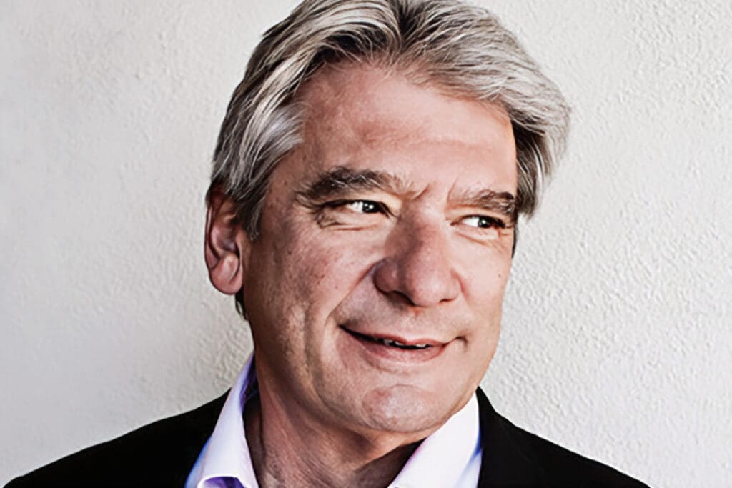 AUTHOR-SCREENWRITER  MARK RICHAR