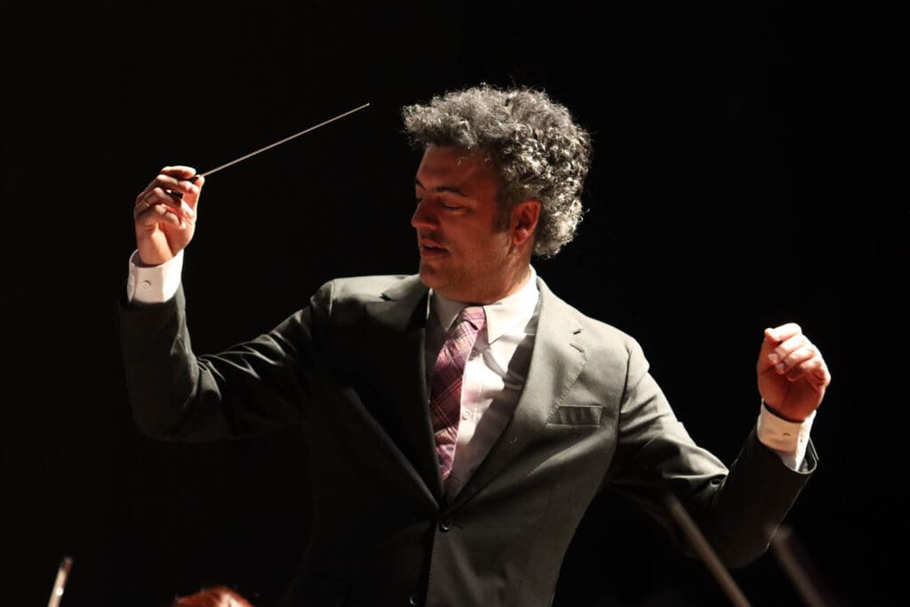 Virginia Symphony Orchestra Music Director Eric Jacobsen