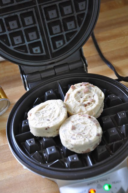 waffle iron, 8 unique uses for ordinary kitchen utensils